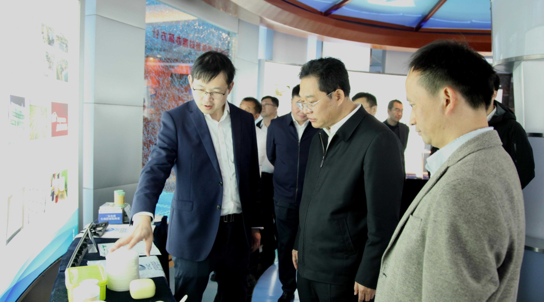 白城市委副书记、市长杨大勇一行调研长春应化所
